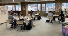 かでるdeまわしよみ新聞